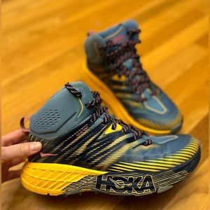 Hoka
Speedgoat Mid 2 GTX Hiking Boots